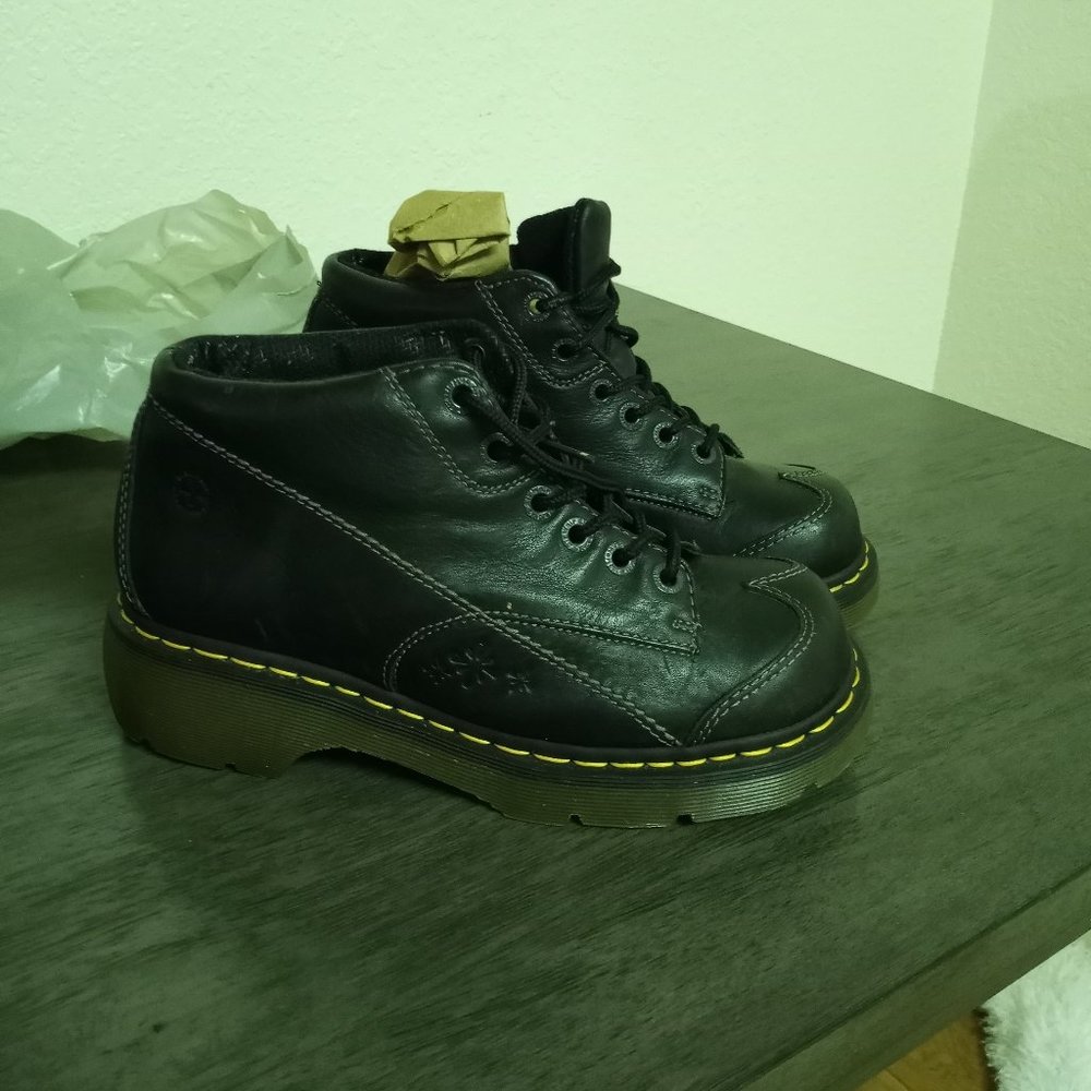 DR MARTENS LO TOP BLACK LEATHER PLATFORM BOOTS SIZE 8 UK, EU 42 US WMN SIZE 10